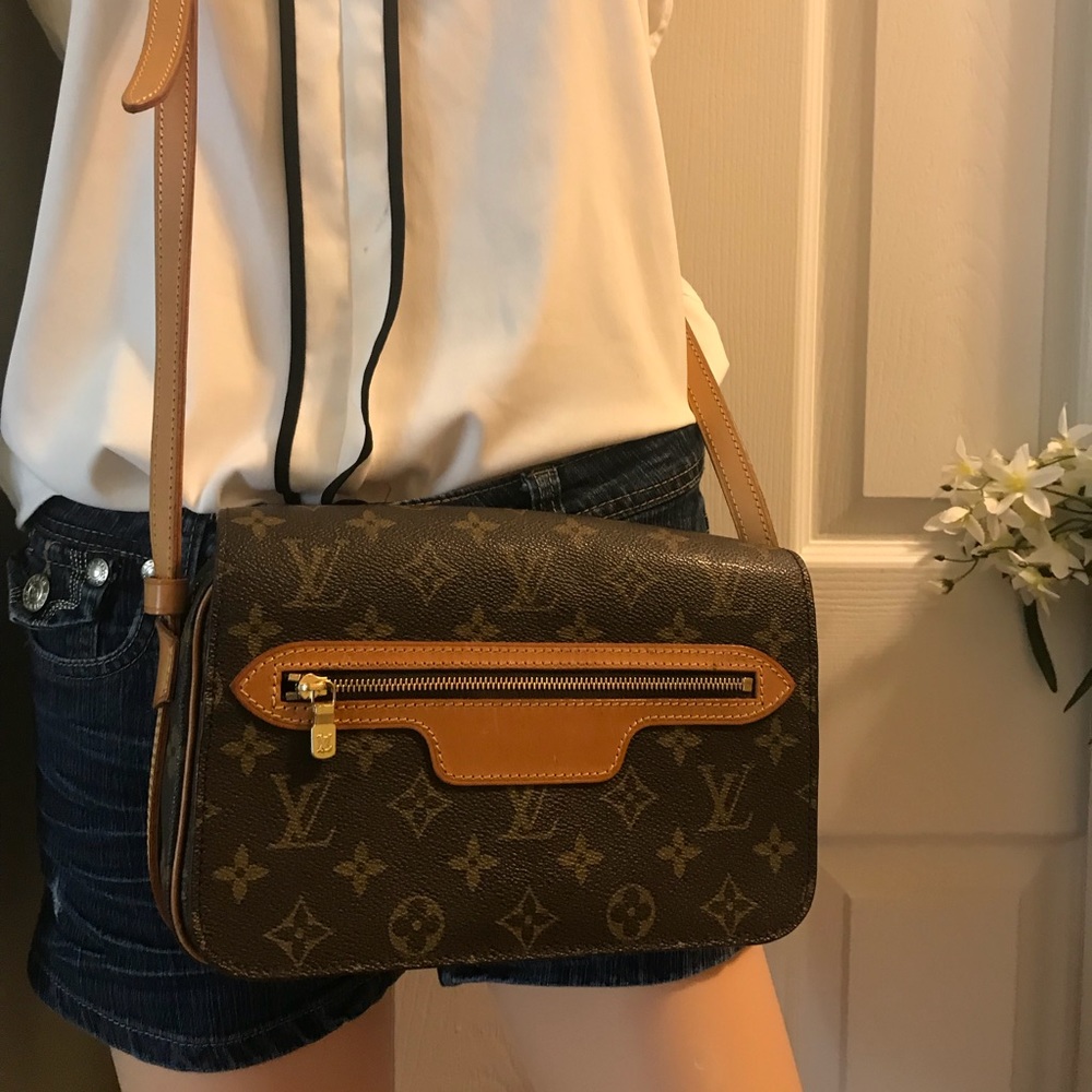 Authentic Louis Vuitton. Saint Germain bodybag